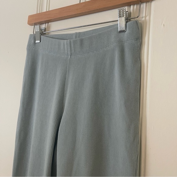 Aritzia Wilfred Free Waffle Knit Yoga Pant Size Small - Picture 5 of 6